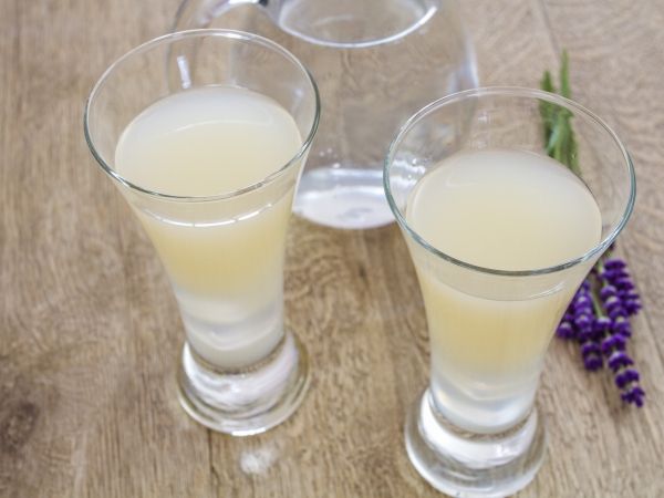 Quelle différence entre un pastis, un Pernod et un Ricard ?